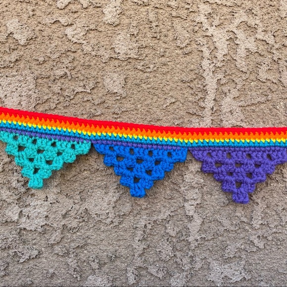 ๐HP๐Handmade Crochet Neon Rainbow Granny Triangle Bunting - Picture 4 of 8